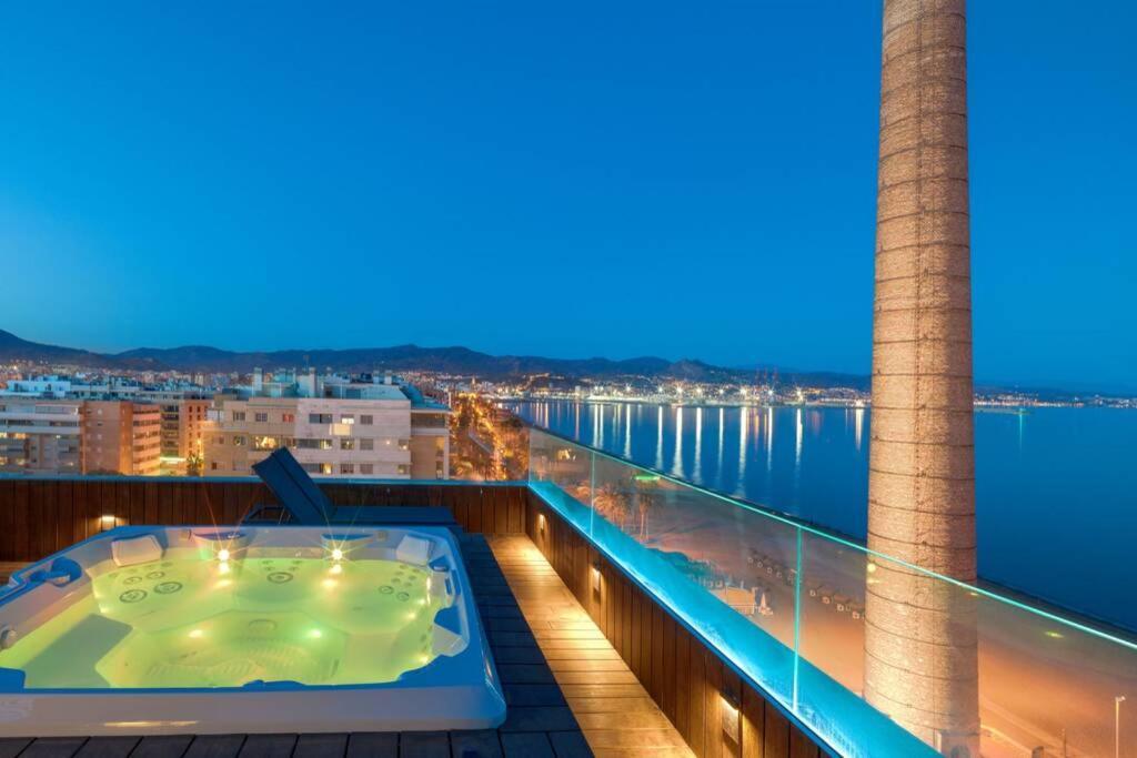 Apartament D&R Penthouse On The Beach Malaga Zewnętrze zdjęcie