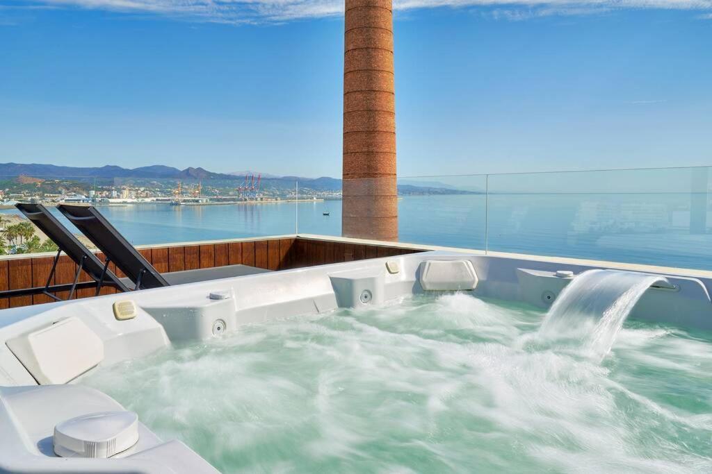 Apartament D&R Penthouse On The Beach Malaga Zewnętrze zdjęcie